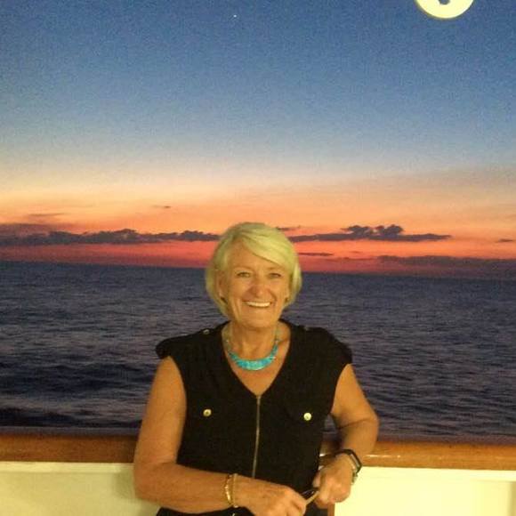 Meet your Posher, Debbie - Picture 1 of 1